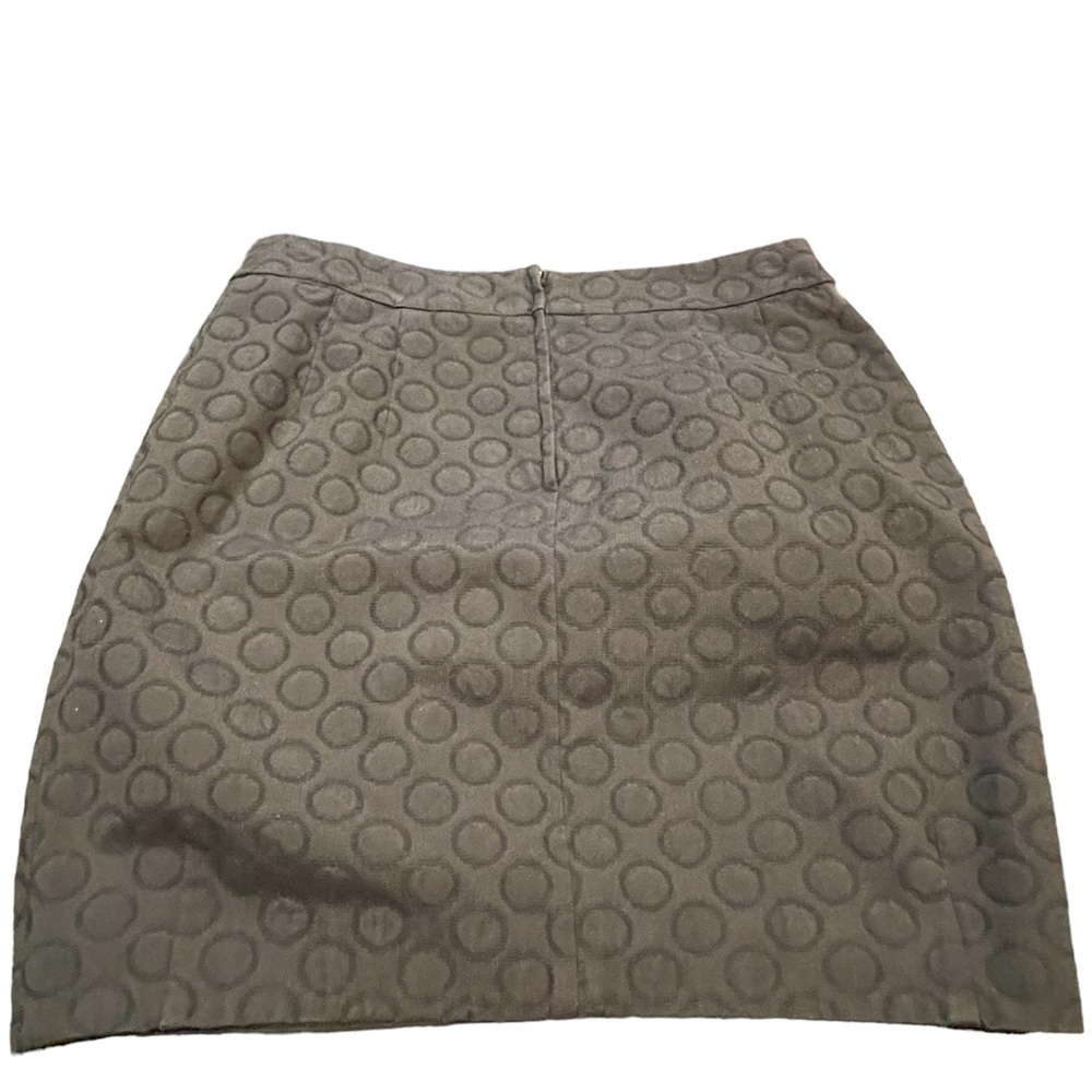 🖤Classic H&M little black skirt with geometric latter within fabric.  Size 10